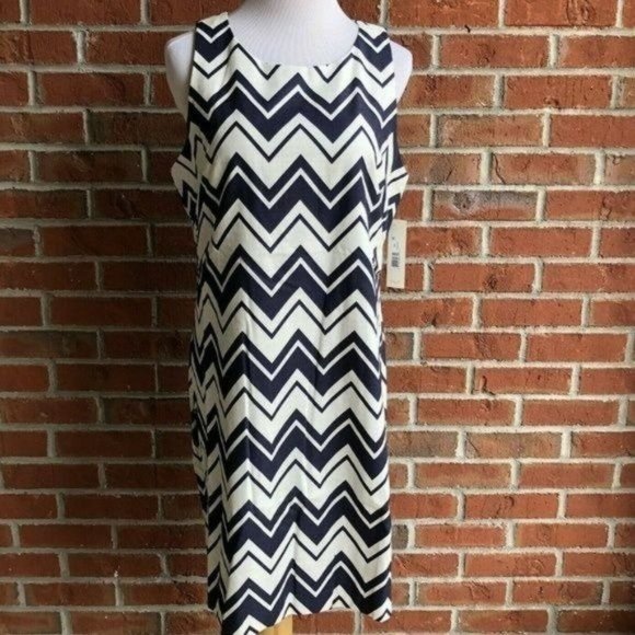 Eliza J Sleeveless Chevron Print Shift Dress - 14 - Picture 2 of 7